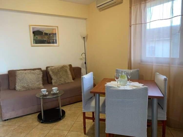 Fresh Apartments Dar Orlic Trogir Ngoại thất bức ảnh